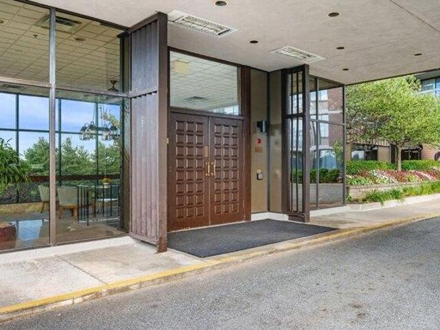 Condo for sale in Middleton, Essex County