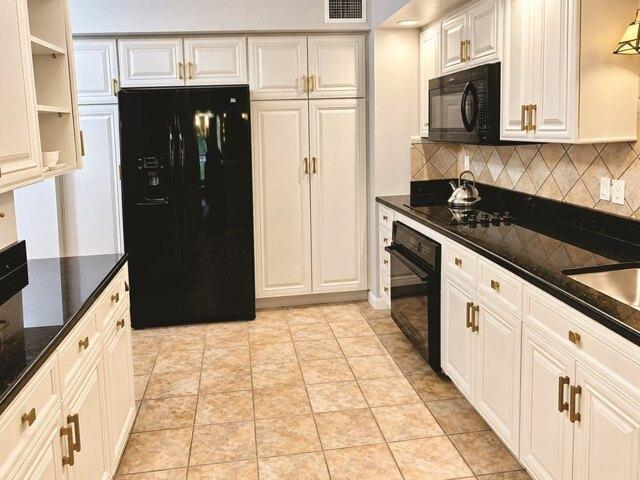 Condo for sale in Middleton, Essex County