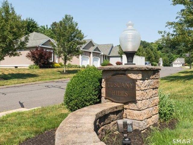 Condo for sale in Middletown, Connecticut