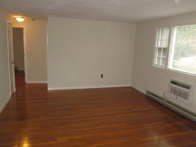 Condo for sale in Clicquot, Millis