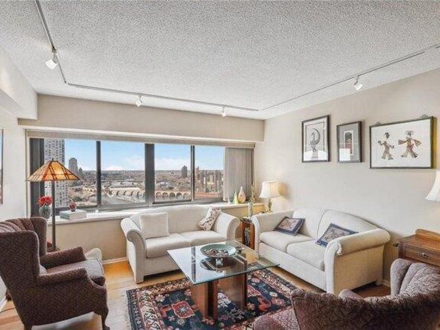 Condo for sale in Hennepin, Minnesota
