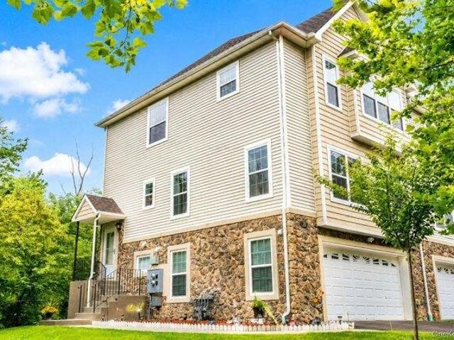 Condo for sale in Monroe, New York