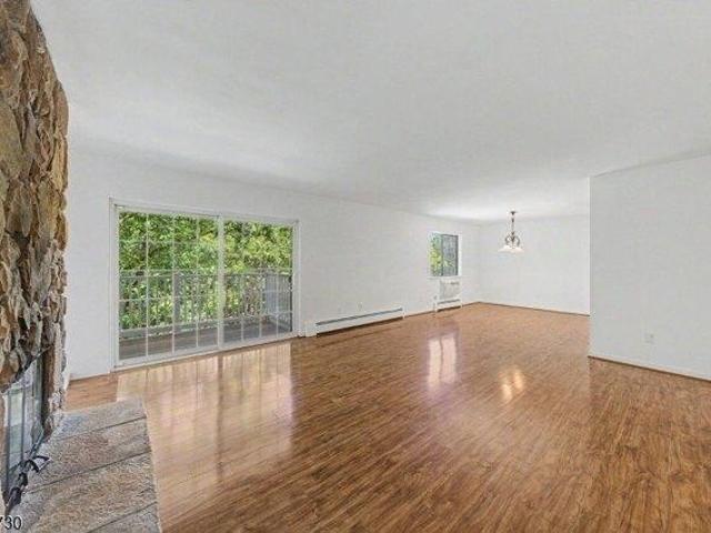 Condo for sale in Foxwood Condominium, Morris Plains