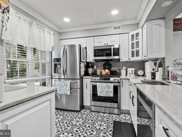 Condo for sale in Mount Laurel, New Jersey