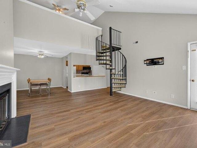 Condo for sale in Summit Apartments, Mount Laurel Township