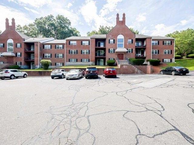 Condo for sale in Louisburg Square, Nashua