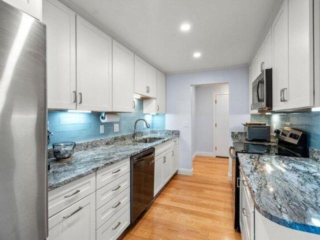 Condo for sale in Needham, Norfolk County