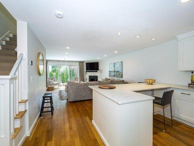 Condo for sale in Needham, Norfolk County