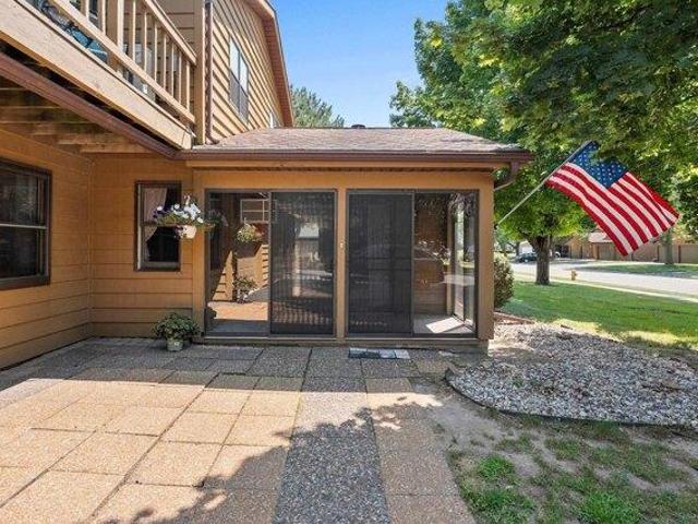 Condo for sale in Neenah, Wisconsin