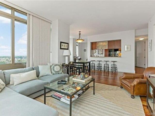 Condo for sale in New Rochelle, New York