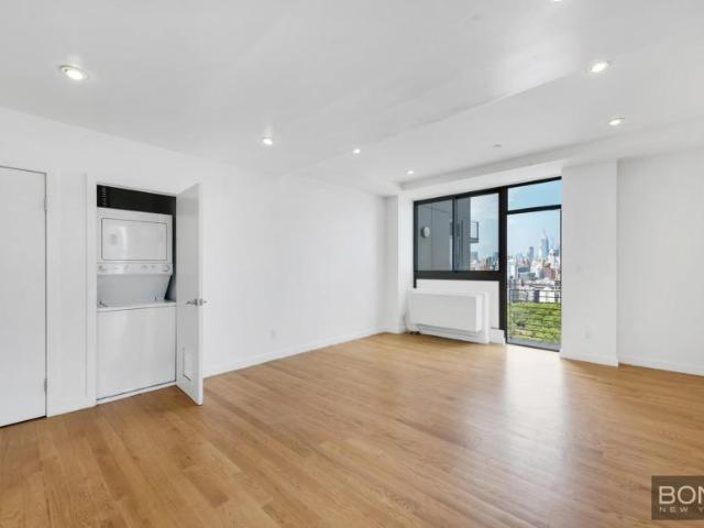 Condo for sale in Manhattan Community Board 3, New York
