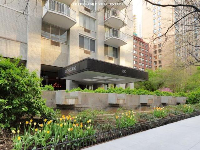 Condo for sale in Manhattan Community Board 8, New York