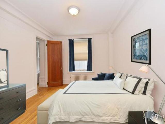 Condo for sale in Arverne, New York