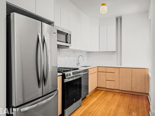 Condo for sale in Manhattan Community Board 9, New York