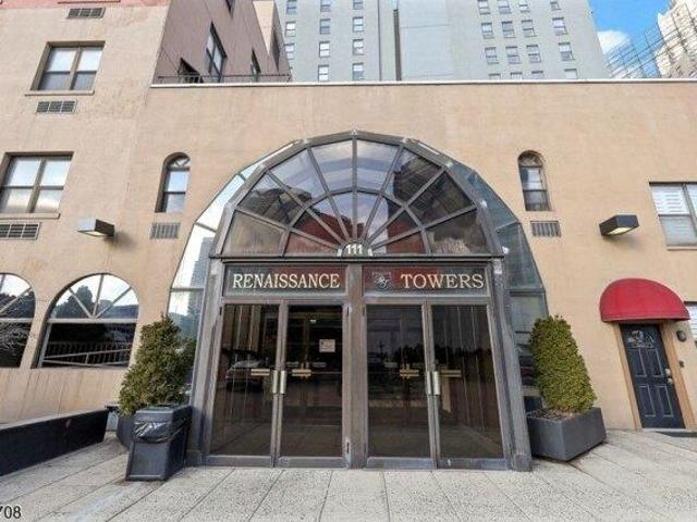 Condo for sale in Newark, New Jersey