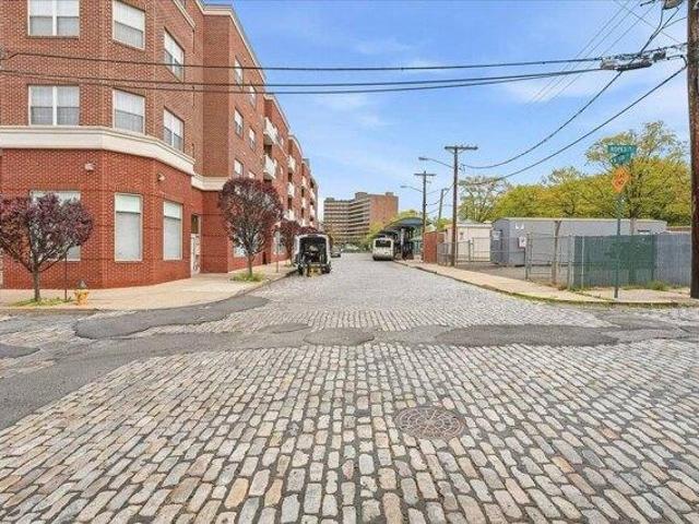 Condo for sale in Newark, New Jersey