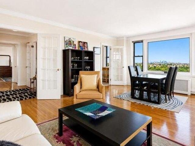 Condo for sale in Newark, New Jersey