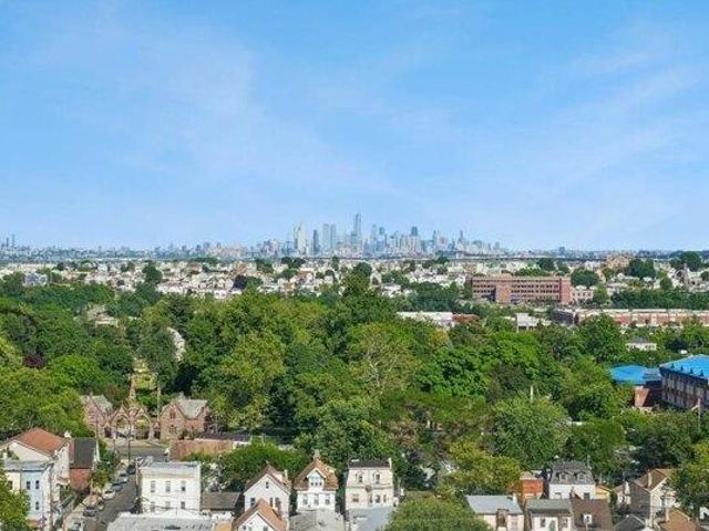 Condo for sale in Newark, New Jersey