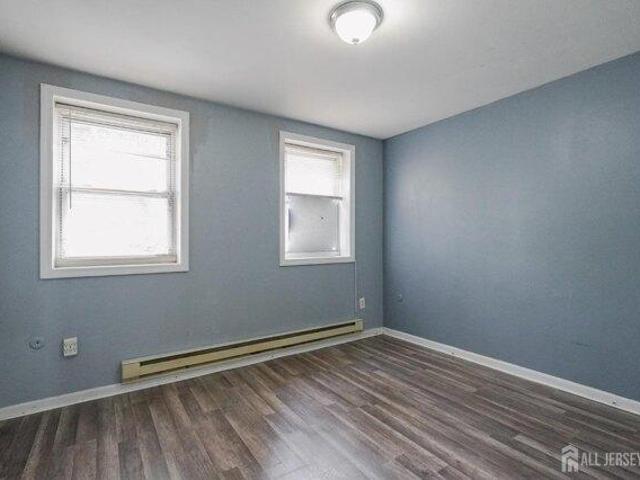 Condo for sale in Newark, Essex County