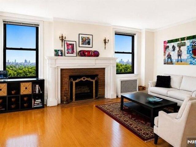 Condo for sale in Newark, Essex County