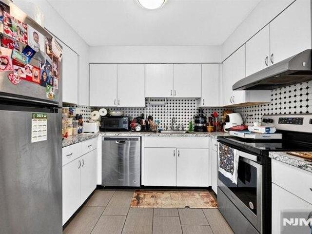 Condo for sale in Newark, Essex County
