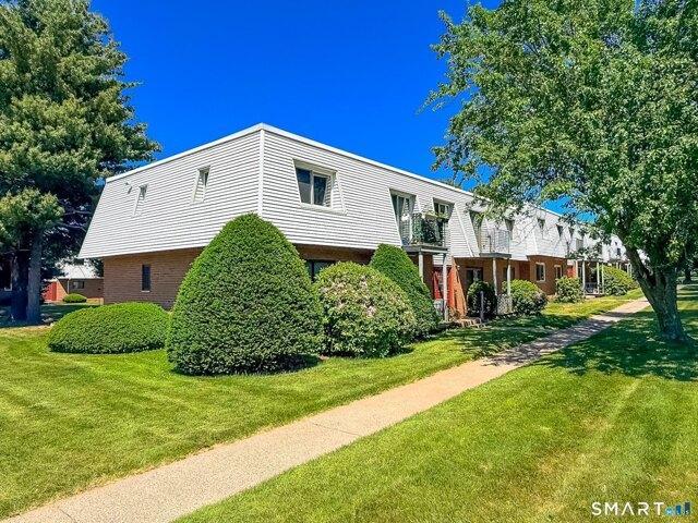 Condo for sale in Newington, Connecticut