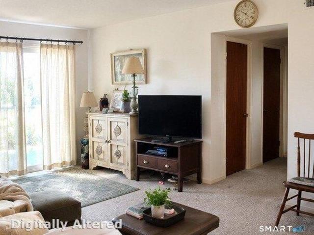 Condo for sale in Newington, Capitol Planning Region