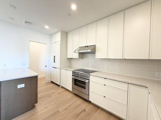 Condo for sale in Auburndale, Massachusetts