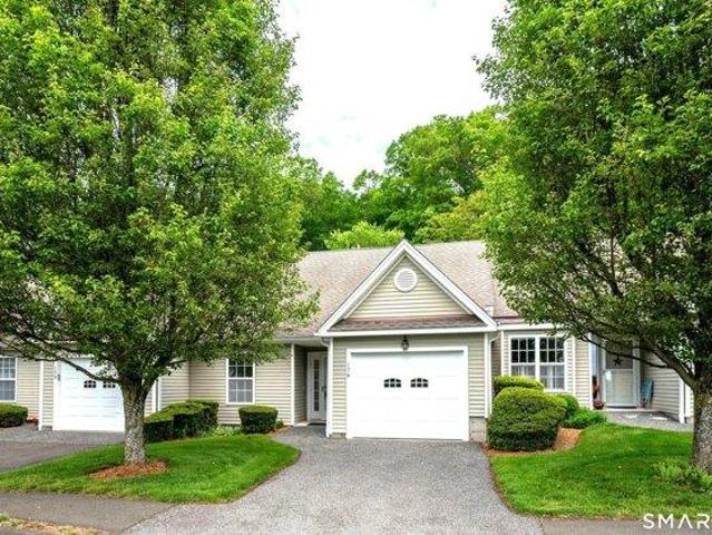 Condo for sale in Newtown, Connecticut