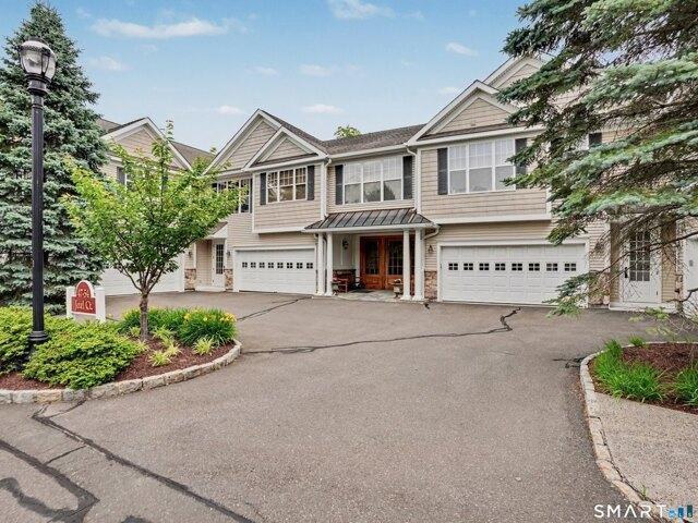 Condo for sale in Newtown, Connecticut