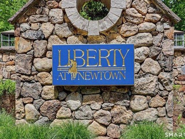 Condo for sale in Newtown, Connecticut