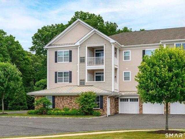 Condo for sale in Newtown, Connecticut