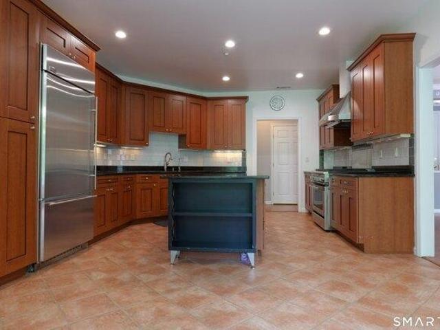Condo for sale in Newtown, Connecticut