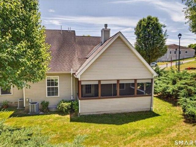 Condo for sale in Newtown, Connecticut