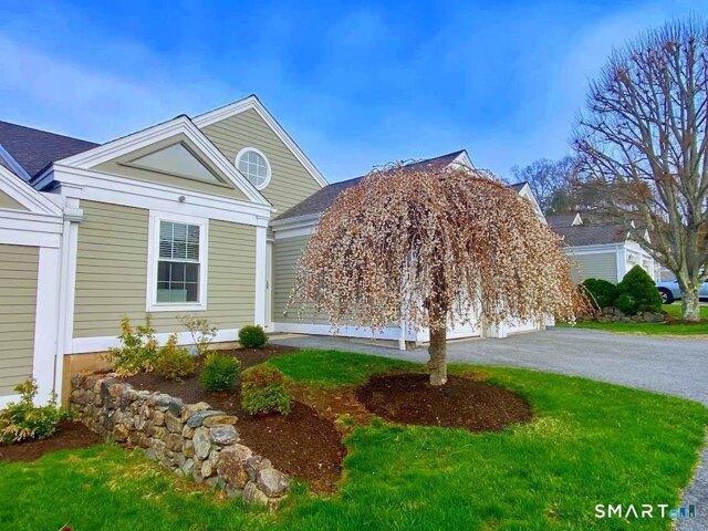 Condo for sale in Newtown, Connecticut