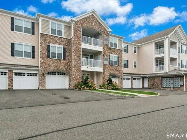 Condo for sale in Newtown Woods, Newtown