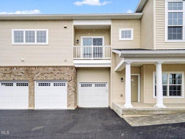 Condo for sale in Niskayuna, New York