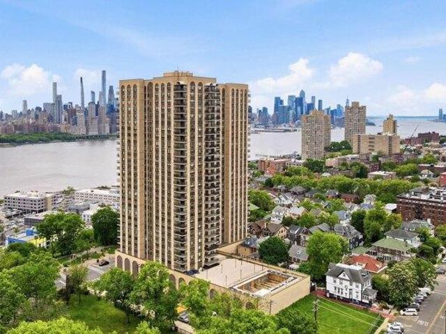 Condo for sale in Hudson, New Jersey
