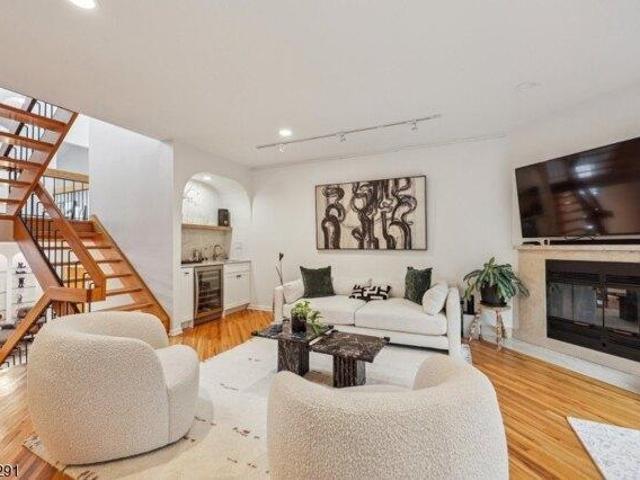 Condo for sale in Fairfield, Essex County