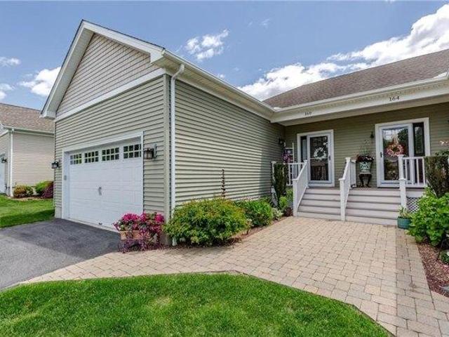 Condo for sale in North Kingstown, Rhode Island