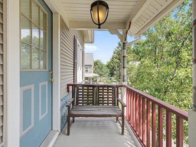 Condo for sale in Northampton, Hampshire County