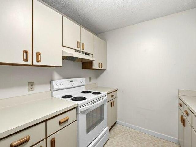 Condo for sale in Northampton, Hampshire County