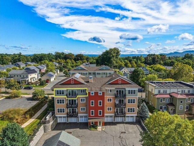Condo for sale in Northampton, Hampshire County