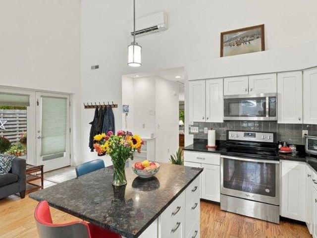 Condo for sale in Florence, Northampton