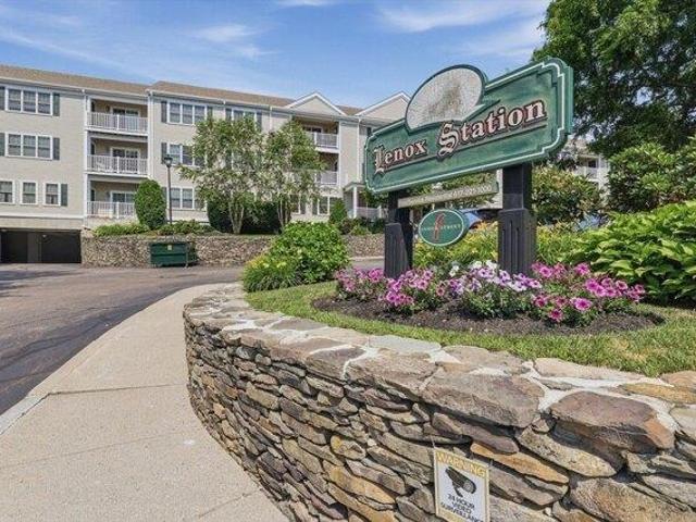 Condo for sale in Norwood, Massachusetts