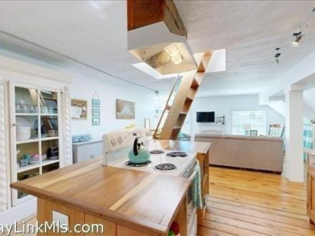 Condo for sale in Oak Bluffs, Massachusetts