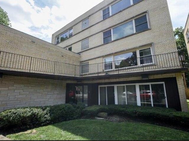 Condo for sale in Oak Park, Illinois