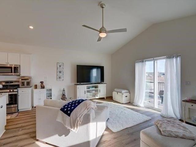 Condo for sale in Oregon, Wisconsin