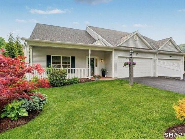 Condo for sale in Oxford, Connecticut