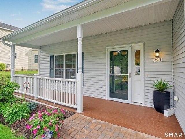 Condo for sale in Oxford, Connecticut